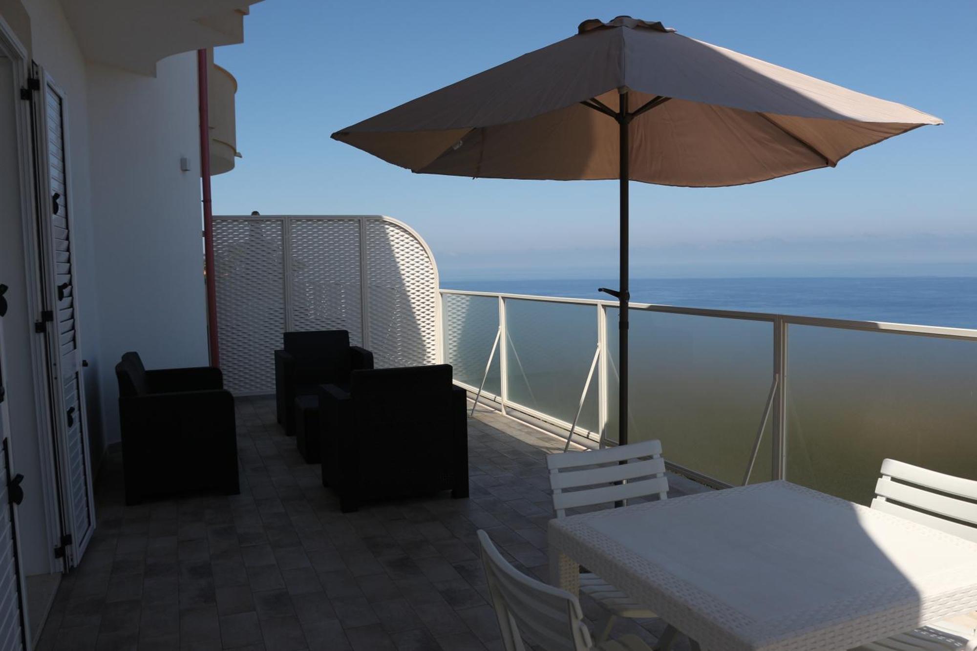 Bloom Tropea